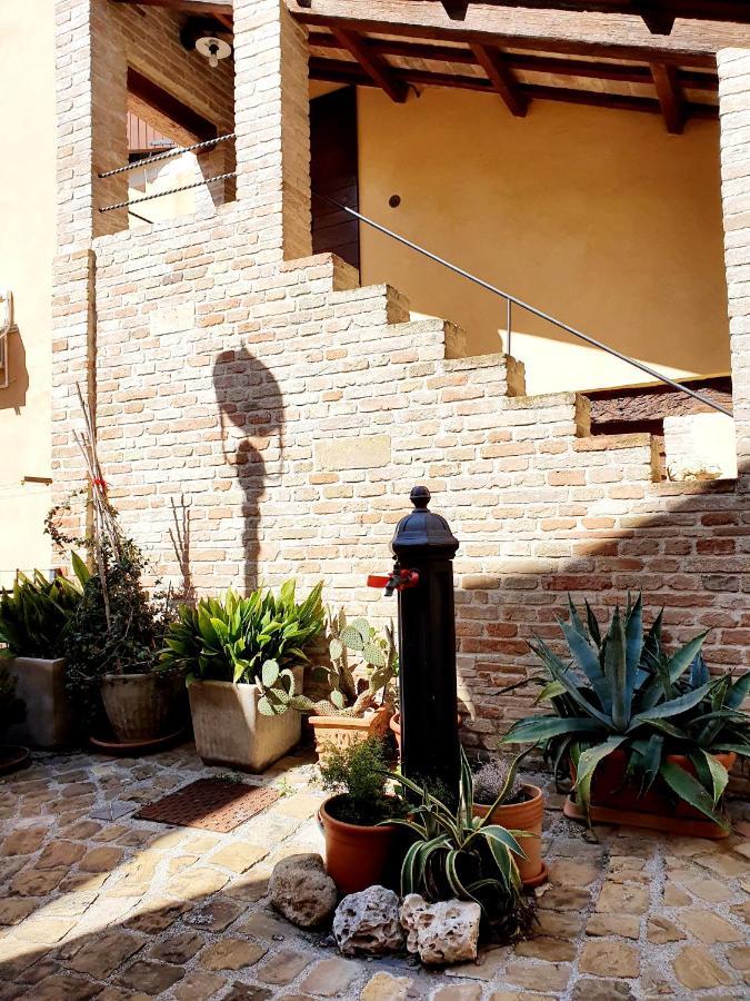 טבוליה "Affittacamere Al Castello" מראה חיצוני תמונה